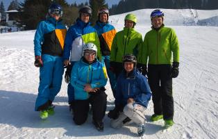 Gruppenbild Teilnehmer NaturFreunde-Skischulleiterschulung im März 2015.