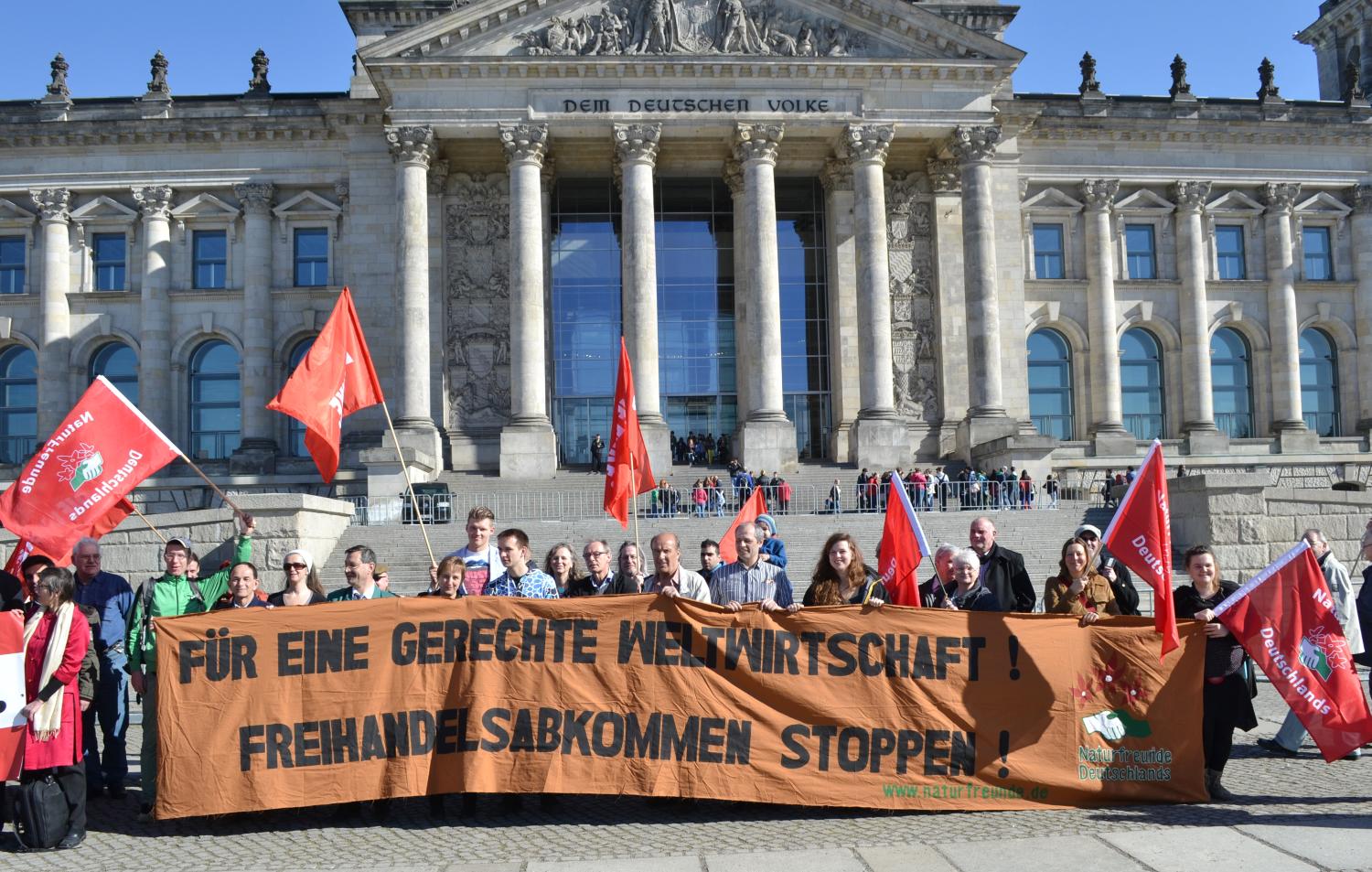Aktion vor der Bundesgeschäftsstelle von Bündnis 90/Die Grünen: Grüne, Klima retten! Stoppt CETA ...